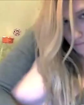 Horny blonde keep masturbating on webcam