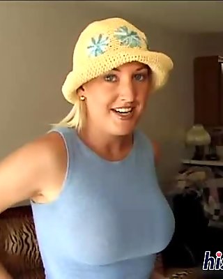 Busty brunette teen rubs clit on webcam