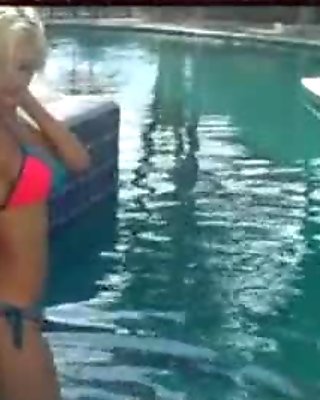 Hot Blonde Bikini Webcam Girl