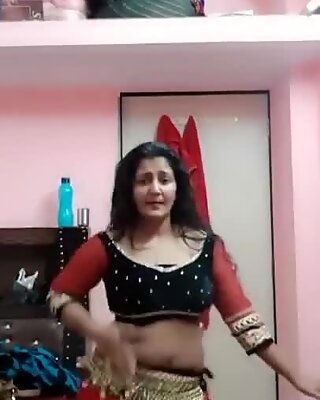 Бхабхи горячий танец