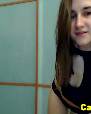 Gorgeous Teen Climaxes On Cam As She Penetrates Her Pussy