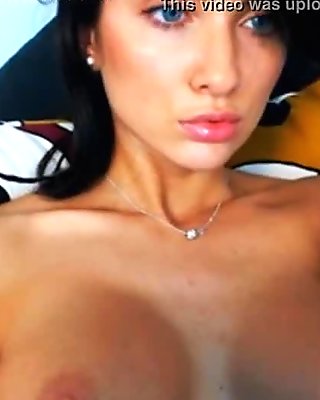 sexy chick show her on webcam