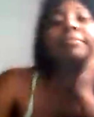 Hoodrat Girl Shakes Her Booty on Webcam - More at cuntcams.net