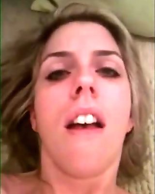 Nadržaný nahý milf kurva masturbuje a cums z 888camgirls.com